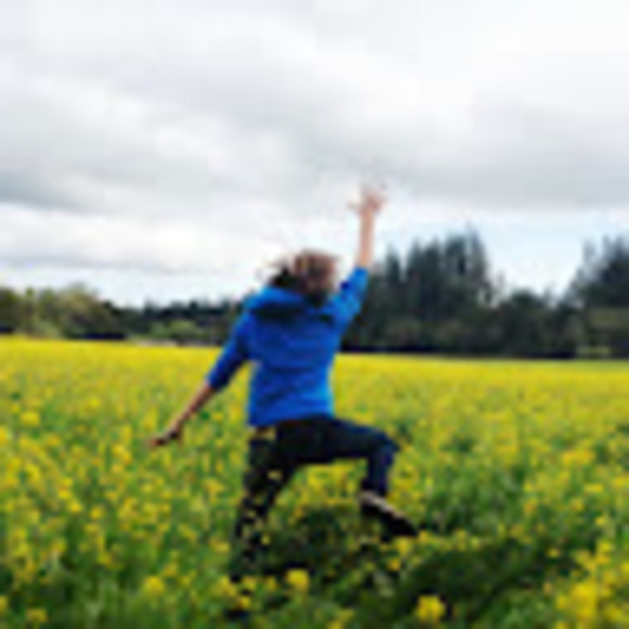 Meet your Posher, Hollie - Picture 1 of 1